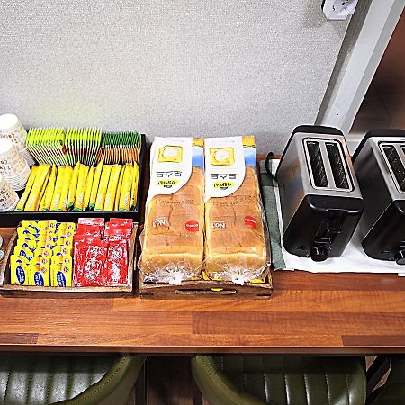 Hostel Gaon Sinchon Сеул Екстериор снимка